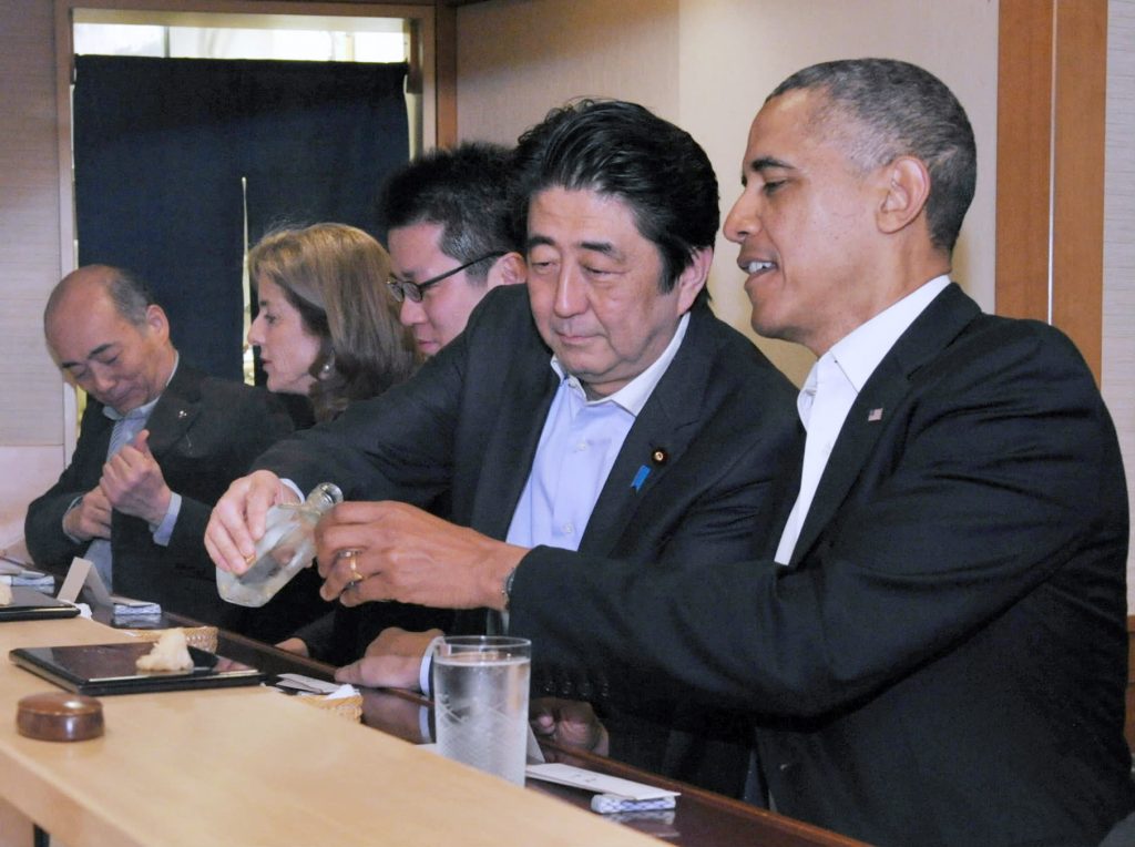 obama and abe enjoying kamotsuru