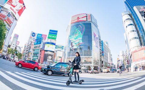 Rental Services for E-Scooters Begin in Japan