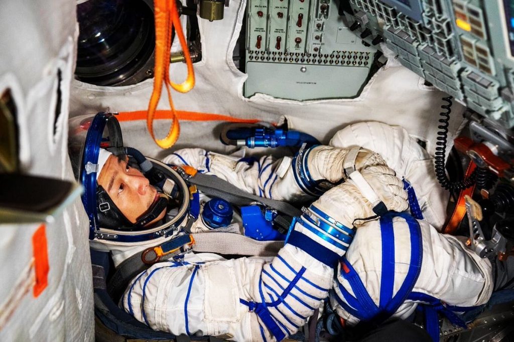 Astronaut training for Yusaku Maezawa