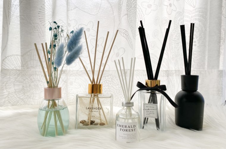 These various aroma diffusers are a great edition among the 100 yen store luxury items you can find