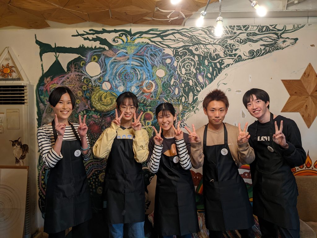 Arisa Okumura and her staff at the stutter awareness cafe 